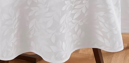 LinenZone 90 Inch Round White Tablecloth with Napkins.
