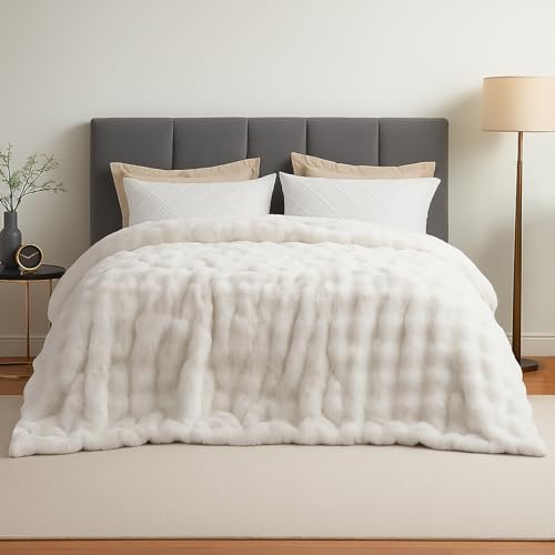Amélie Home Faux Fur Throw Blanket for Bed, Ultra Soft Fuzzy Plush
