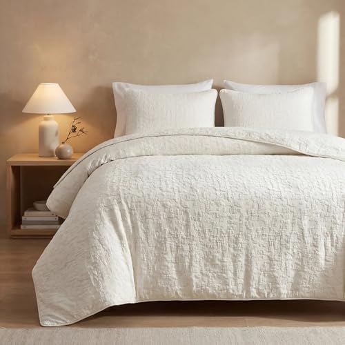 HiEnd Accents Porto Matelassé 3 Piece Queen Vintage White Duvet Cover