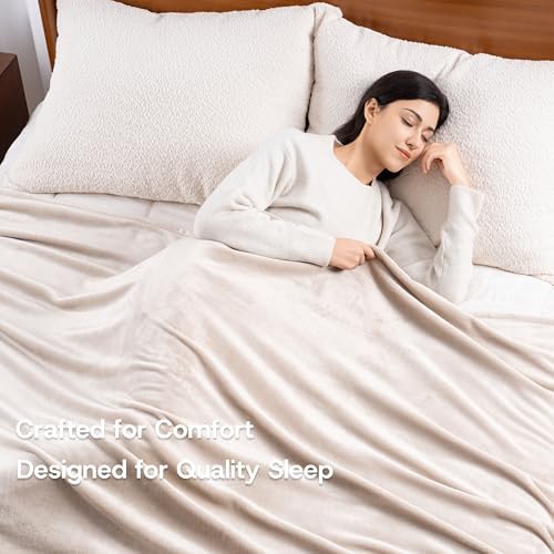 Luxury Fleece Warm Blanket, Soft Lightweight Velvety Plush Blanket for