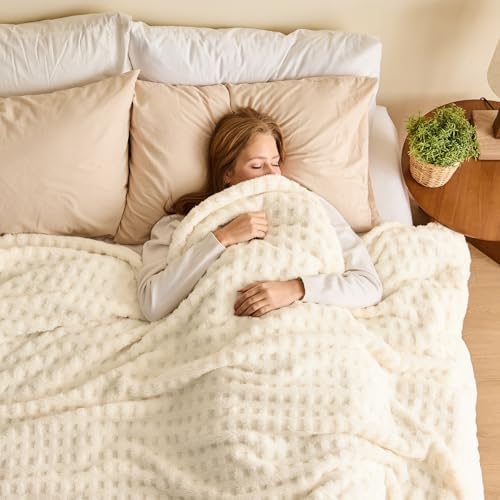 NEWCOSPLAY 3D Waffle Checkered Flannel King Blanket, Ivory, 90"x110"