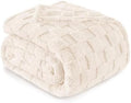 Exclusivo Mezcla 3D Checkered Fleece King Blanket for Bed, Ivory