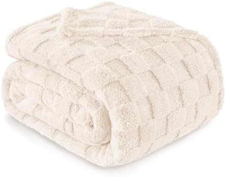 Exclusivo Mezcla 3D Checkered Fleece King Blanket for Bed, Ivory