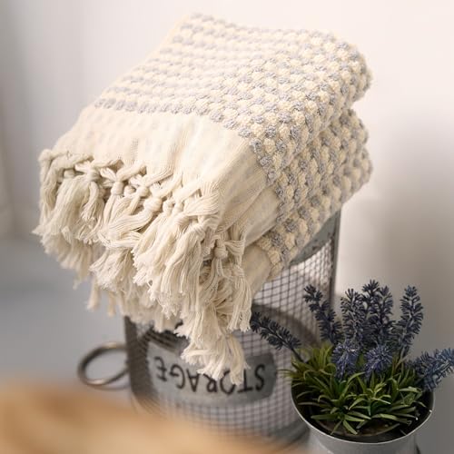 Large Neutral Textured Cotton Bath Towel – Soft & Highly Absorbent