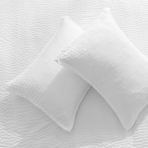 Amazon Basics Duvet Cover Set with Jacquard Geometric Pattern, 3-Piece