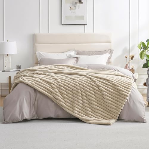 Amélie Home Soft Striped Faux Fur Throw Blanket for Bed, Beige