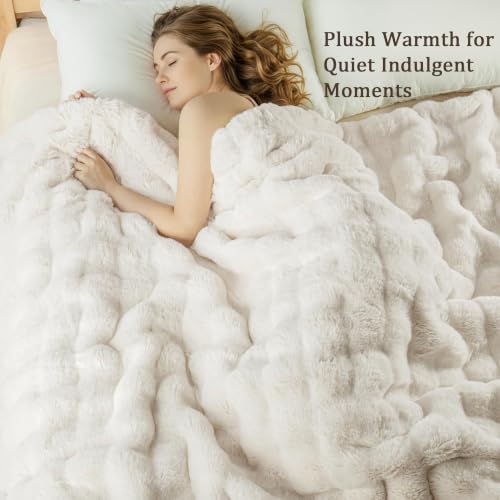 Exclusivo Mezcla Faux Fur King Blanket for Bed, 3D Bubble Blankets