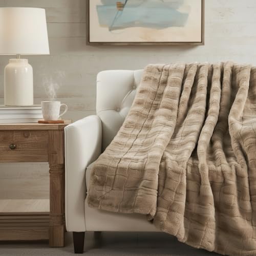 Home Soft Things Stylish Faux Fur Throw Blanket with Micromink Back