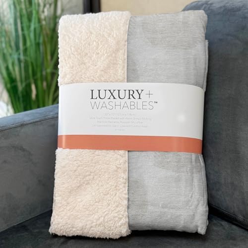 Addison Rugs ASB870 Ivory 50" x 70" Oversized Sherpa Throw Blanket