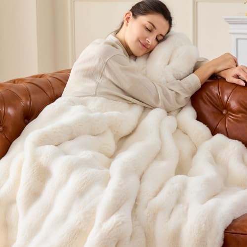 IFNOW Cozy Faux Rabbit Fur Bubble Blanket King Size,Cream,108"x90"