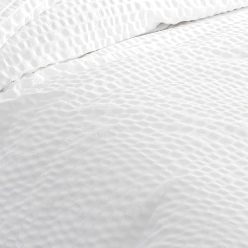 Amazon Basics Duvet Cover Set with Jacquard Geometric Pattern, 3-Piece
