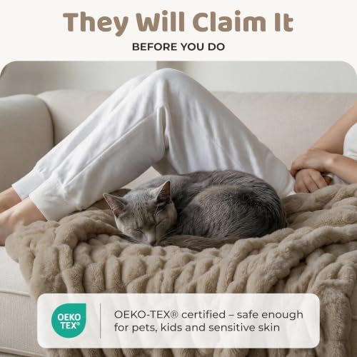 Mamma Mia Covers Faux Fur Throw Blanket – Super Soft and Cozy Fluffy