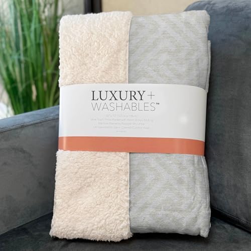Addison Rugs ASB731 Ivory 50" x 70" Oversized Sherpa Throw Blanket