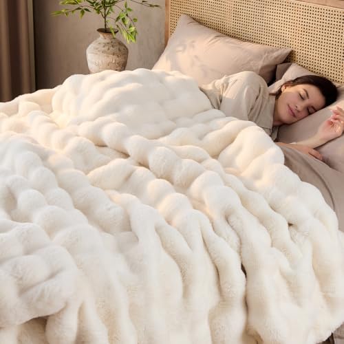 IFNOW Cozy Faux Rabbit Fur Bubble Blanket King Size,Cream,108"x90"