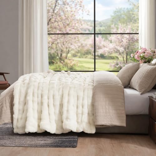 Amélie Home Faux Fur Throw Blanket for Bed, Ultra Soft Fuzzy Plush