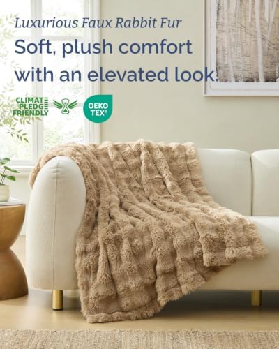 Faux Fur Throw Blanket - Throw XL Bubble Blanket - 50" x 70" Oxford