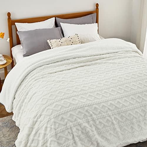 Bedsure Gentlesoft Sherpa King Size Blanket for Bed- Fleece Fluffy &