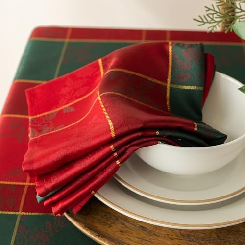 Benson Mills Holly Glimmer Set of 4 Napkins (Red, 18" x 18")