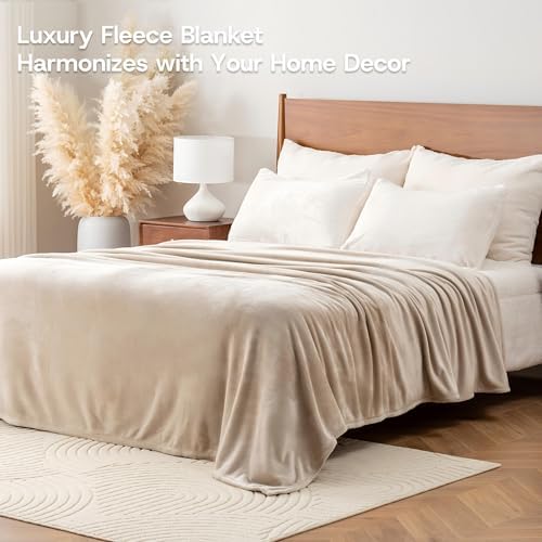 Luxury Fleece Warm Blanket, Soft Lightweight Velvety Plush Blanket for