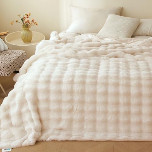 LIFEREVO Fluffy Faux Rabbit Fur King Size Bed Blanket 104x90, Beige