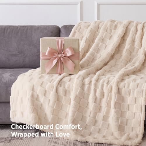 Bedsure Checkered Fleece Throw Blankets for Bed/Couch, Cream,50"×70"