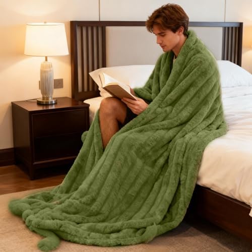 Faux Fur Throw Blanket for Couch, 60"x80" 3D Ribbed Cozy Soft Warm