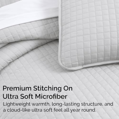 Oversized Quilt King Size Set w/ 2 Quilted Pillow Shams, Light Grey
