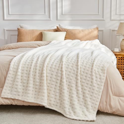 NEWCOSPLAY 3D Waffle Checkered Flannel King Blanket, Ivory, 90"x110"