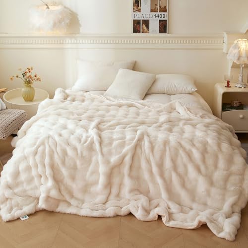 LIFEREVO Fluffy Faux Rabbit Fur King Size Bed Blanket 104x90, Beige