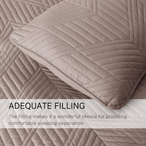 Exclusivo Mezcla Ultrasonic King Quilt Bedding Set, Taupe