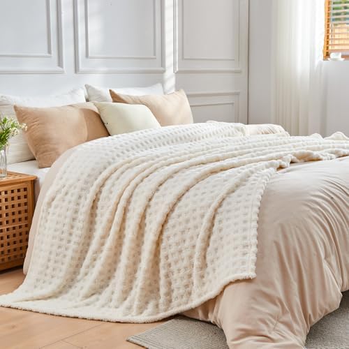 NEWCOSPLAY 3D Waffle Checkered Flannel King Blanket, Ivory, 90"x110"