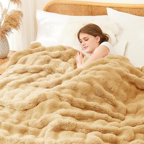 L'AGRATY Faux Rabbit Fur Throw Blanket for Couch, 60''x80'', Milk Tea