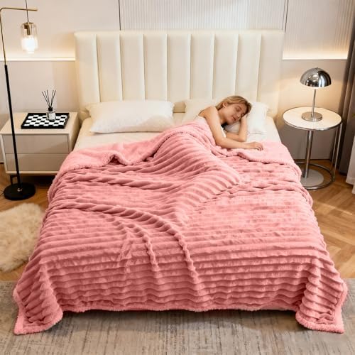 Faux Fur Throw Blanket for Couch, 60x80 Inches 3D Ribbed Soft Warm