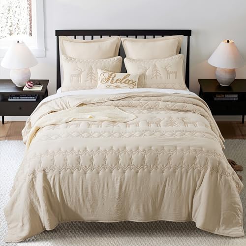WDCOZY Christmas King Size Quilt Bedding Sets with Pillow Shams, Beige
