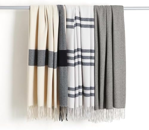 Amazon Basics Cozy Room Décor Throw Blanket, Lightweight, Recycled