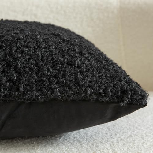 Yaertun Pack of 2 Faux Fur Throw Pillow Covers Decorative Sherpa