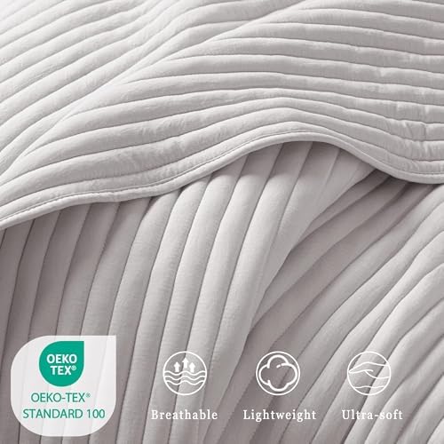 Exclusivo Mezcla Lightweight Stripe Quilted King Quilt Bedding Set