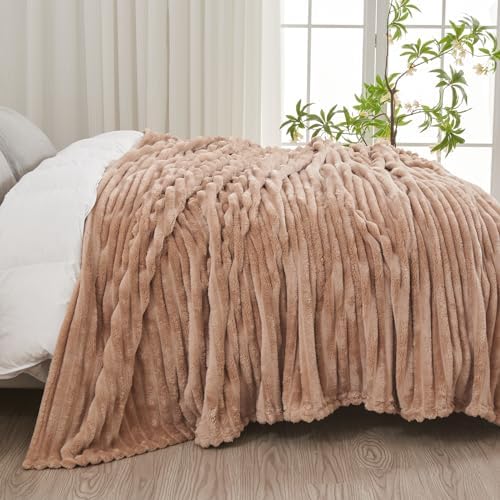 NEWCOSPLAY Fleece Ribbed Cozy King Blanket for Couch, Taupe, 90"x110"