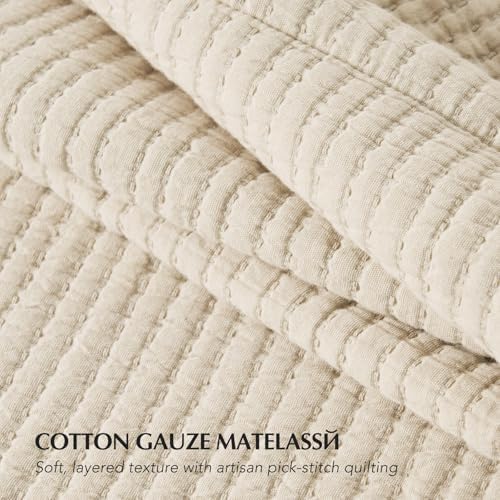 EverGrace Cotton Gauze Matelassé Coverlet Set, King Size, Soft Oat