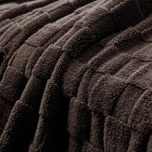 Exclusivo Mezcla 3D Checkered Fleece King Blanket for Bed, Coffee