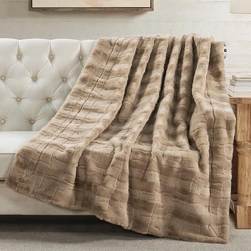 Home Soft Things Stylish Faux Fur Throw Blanket with Micromink Back
