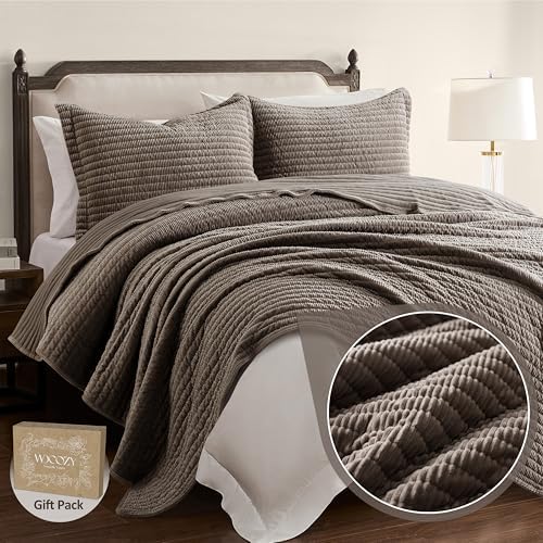 WDCOZY Velvet King Size Quilt Set - Beige Striped Soft Lightweight