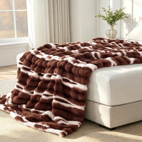 VFROO Faux Rabbit Fur Throw Blanket, Plush Fuzzy Blanket, 60" × 80"