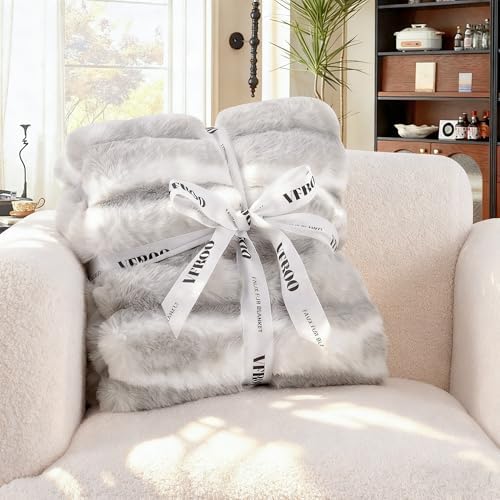 VFROO Faux Rabbit Fur Throw Blanket, Plush Fuzzy Blanket, 60" × 80"