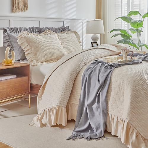 Ruffled Quilt Bedding Set California King Size 100 * 114 in - 3 Pieces
