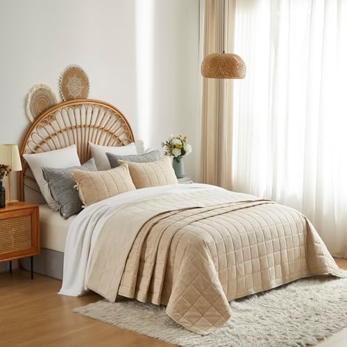 Beige Quilts Queen Size 3 Pieces Cotton Queen Quilt Set