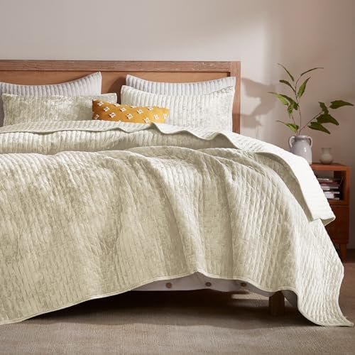 LEAONME Velvet Quilt King Size 98''x106'', Lightweight Beige Velvet
