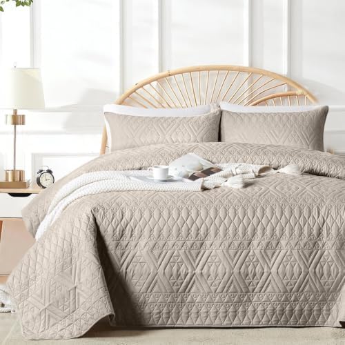 akkialla 118"x106" Taupe California King Quilt Set, Oversized