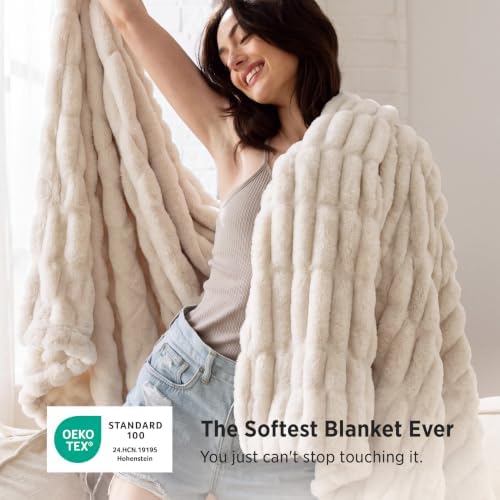 Bedsure Soft Double-Sided Faux Fur Throw Blanket, Light Beige, 50"x60"