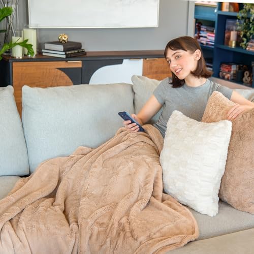 Northwest HGTV Super Luxe Faux Fur Throw Blanket, Ultra Soft